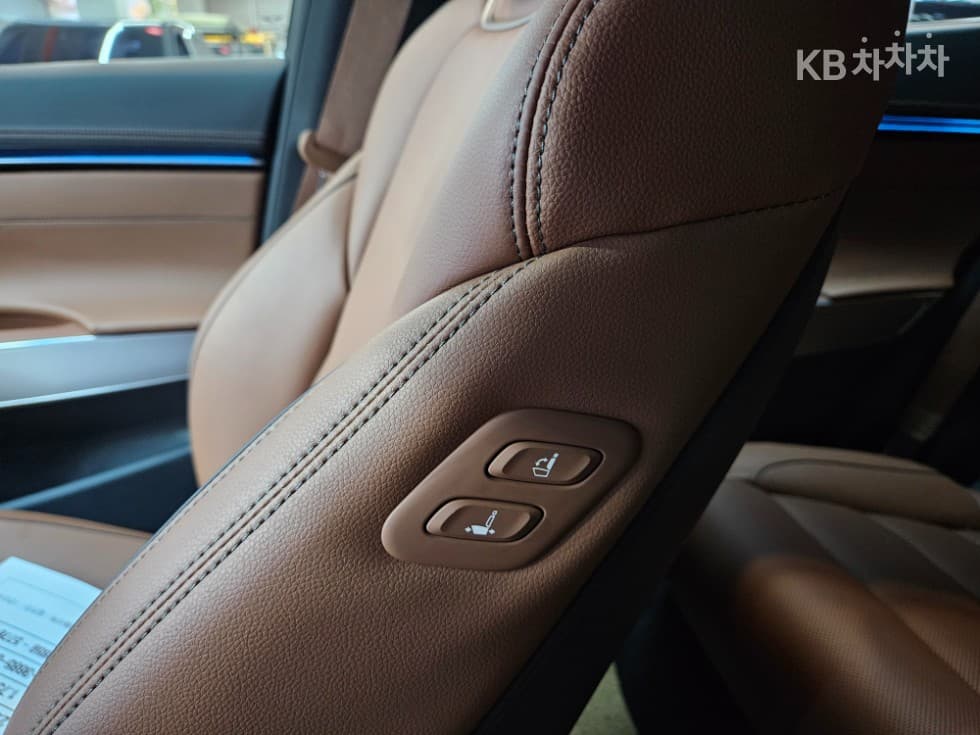 Дженезис GV70Бензин 2.5T 2WD - 13