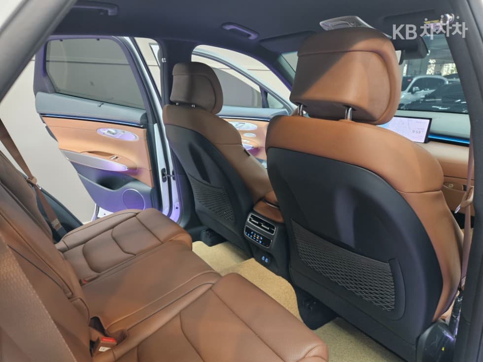 Дженезис GV70Бензин 2.5T 2WD - 18