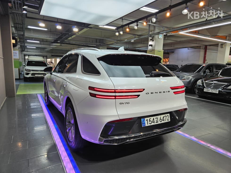 Дженезис GV70Бензин 2.5T 2WD - 28
