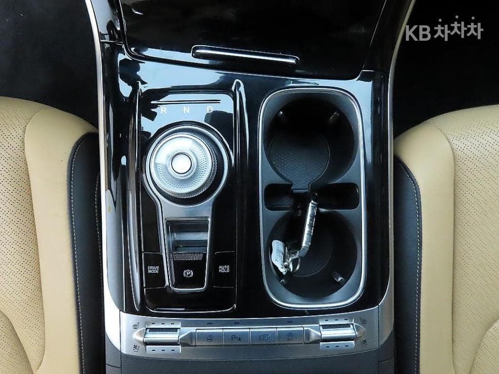 Киа Канивал 4-то поколениеD2.2 9-местен Signature - 9