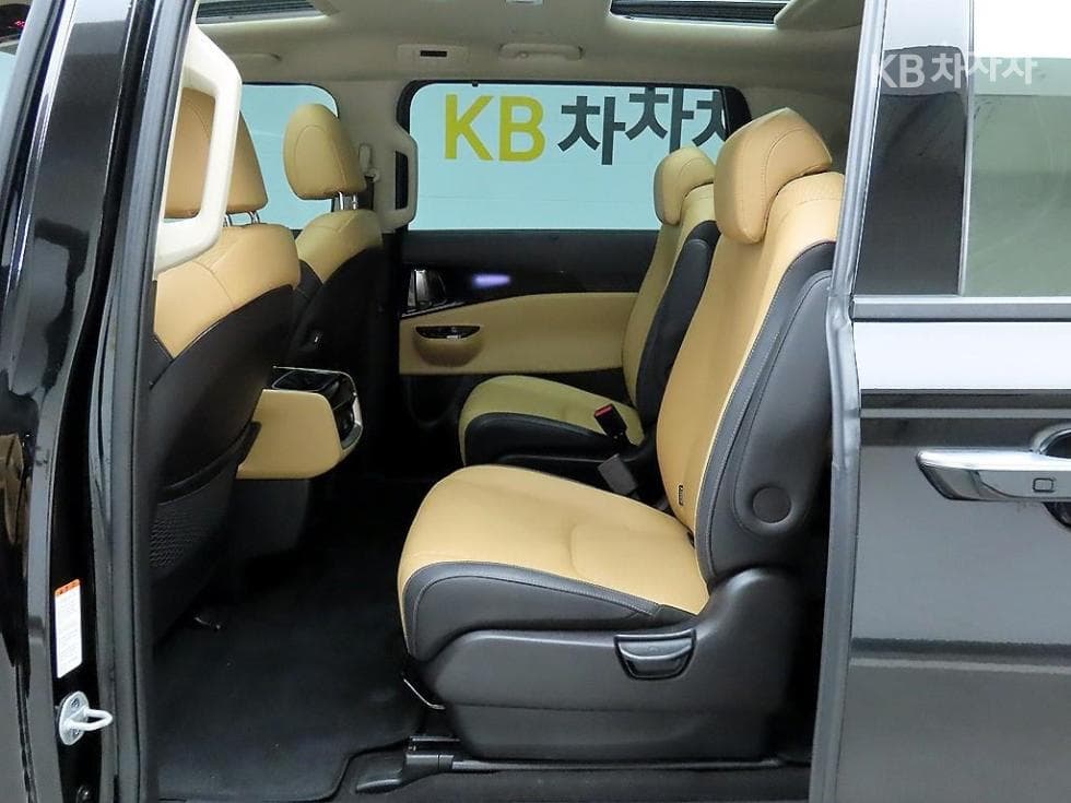 Киа Канивал 4-то поколениеD2.2 9-местен Signature - 14