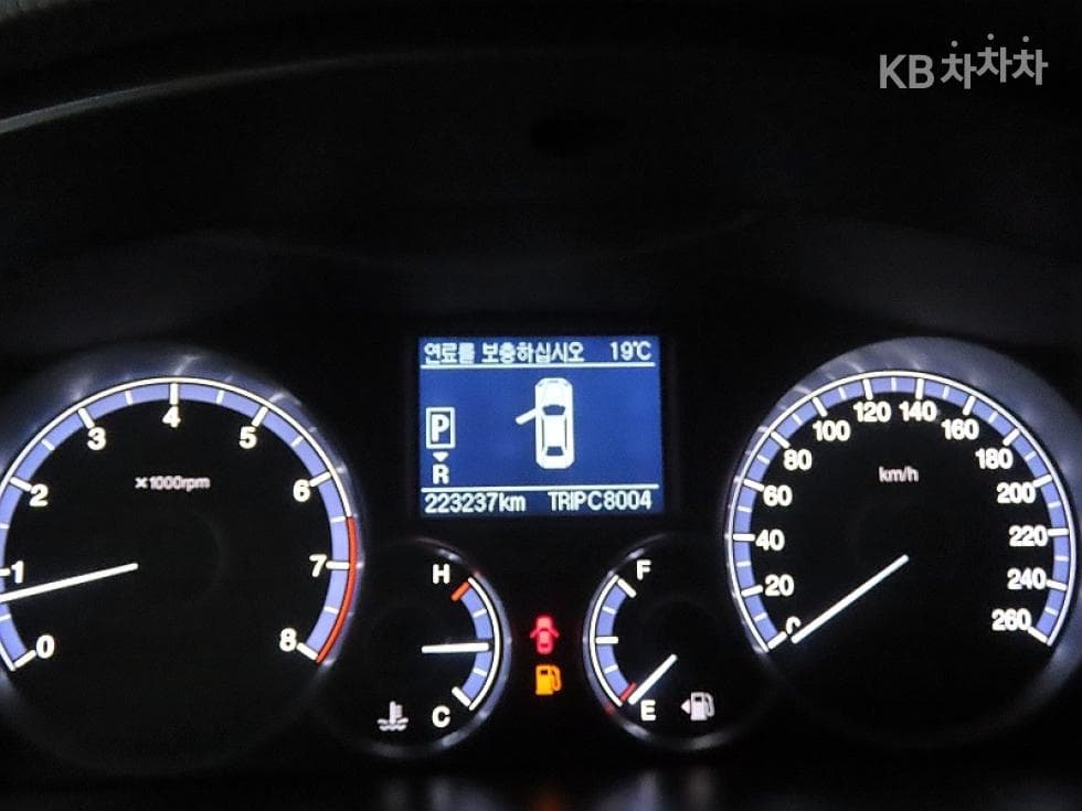 KG Mobility New체어맨WCW600 4TRONIC Luxury - 8