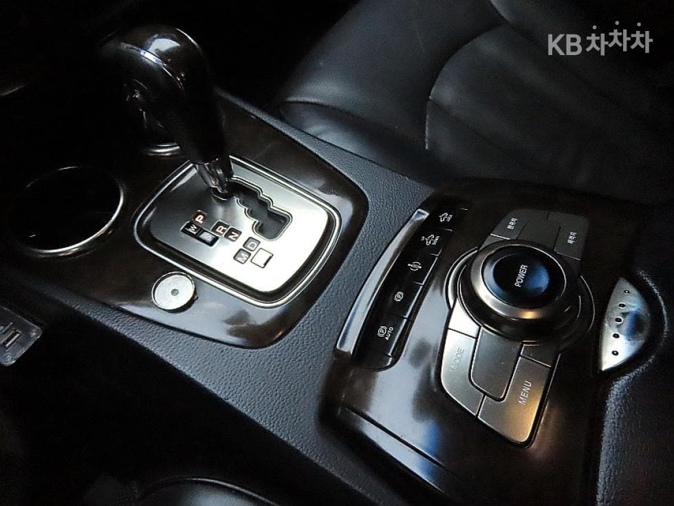 KG Mobility New체어맨WCW600 4TRONIC Luxury - 9