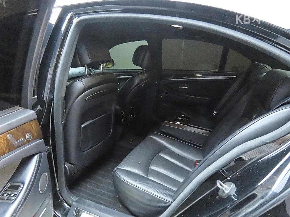 KG Mobility New체어맨WCW600 4TRONIC Luxury - 11