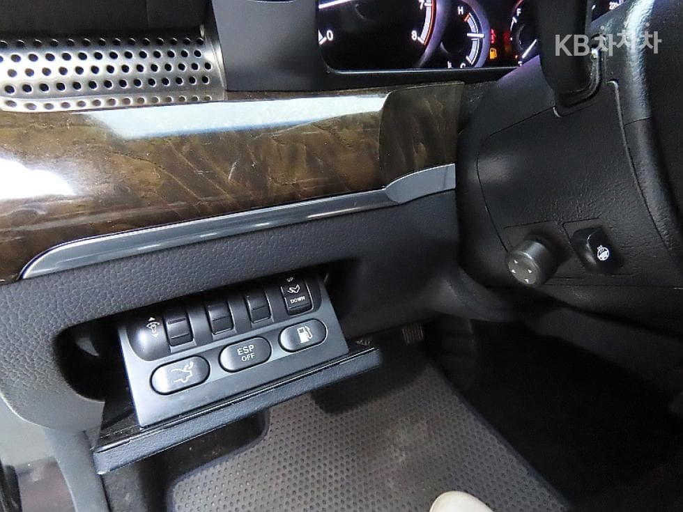 KG Mobility New체어맨WCW600 4TRONIC Luxury - 12