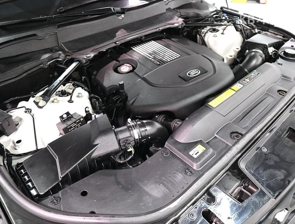 Land Rover Нов Рендж Ровер Спорт3.0 SDV6 Autobiography Dynamic - 6