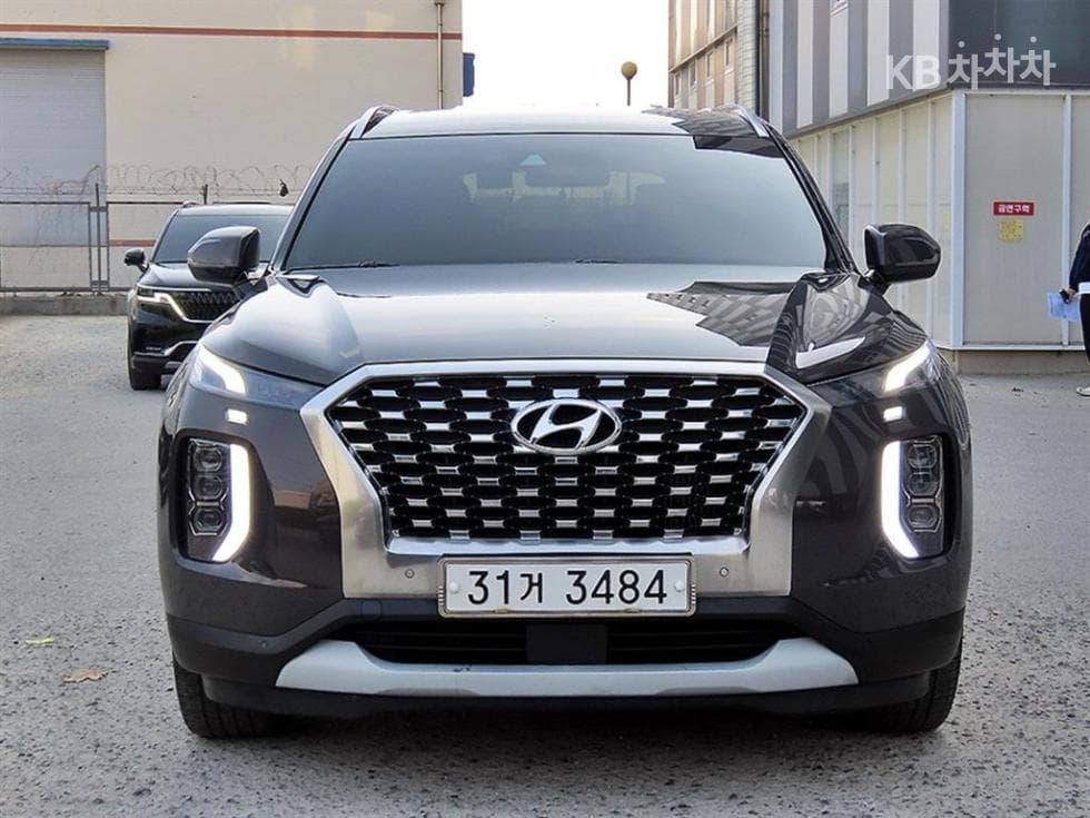 Хюндай Palisade2.2 Дизел 7-местен (Лимузин) Престиж