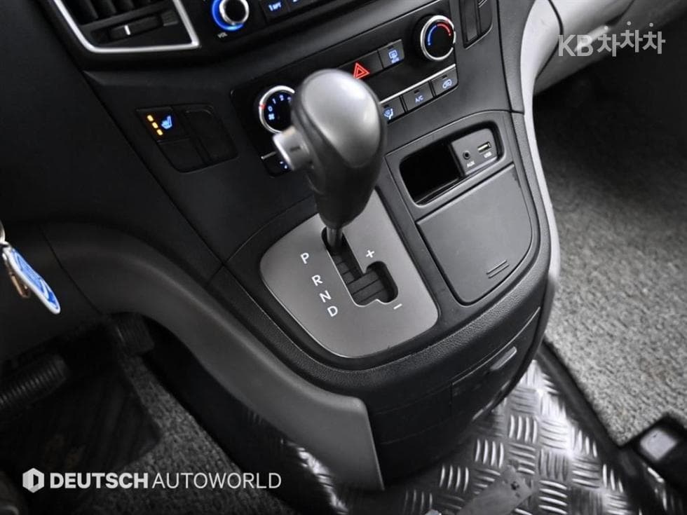 Хюндай The New (фейслифт) 그랜드 Star렉스Ван 5-местен Смарт - 9