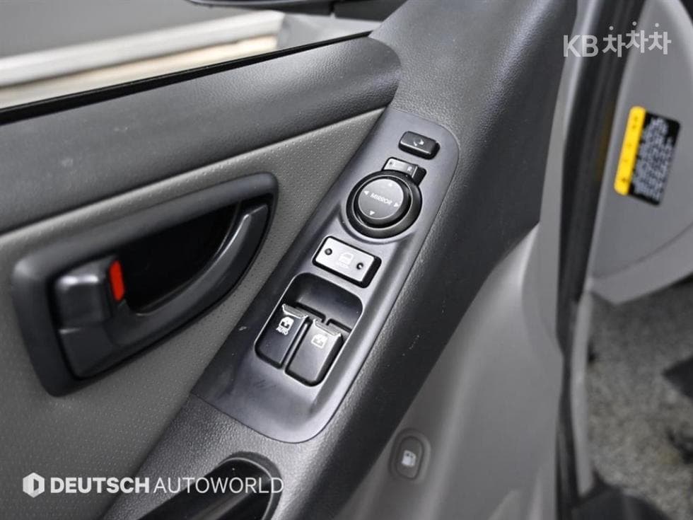 Хюндай The New (фейслифт) 그랜드 Star렉스Ван 5-местен Смарт - 16