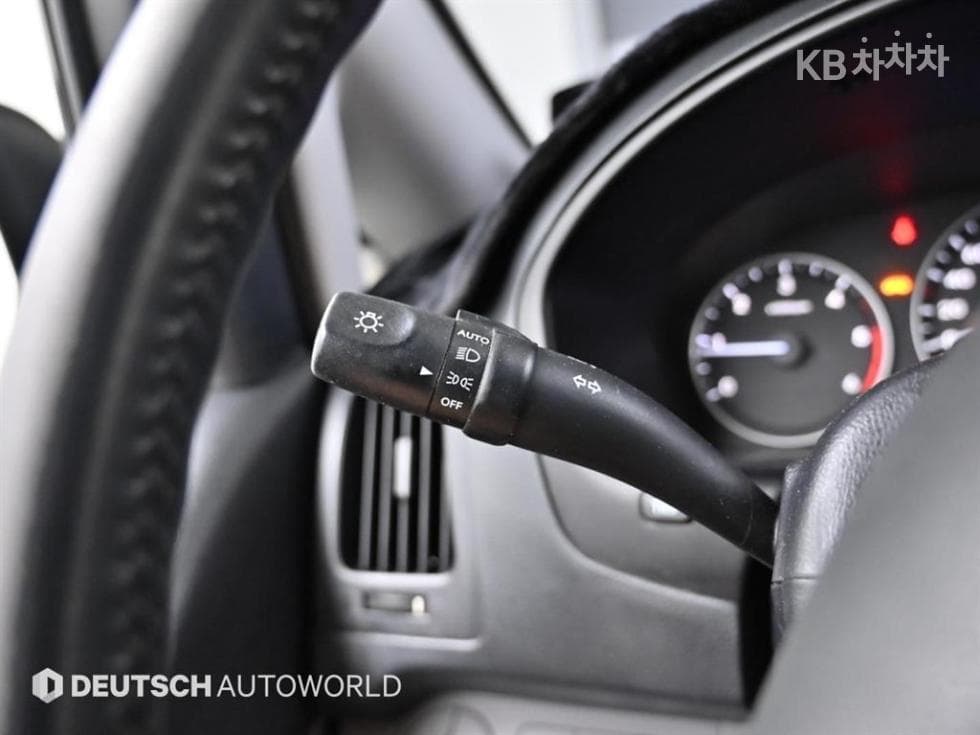 Хюндай The New (фейслифт) 그랜드 Star렉스Ван 5-местен Смарт - 18