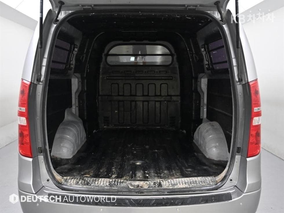 Хюндай The New (фейслифт) 그랜드 Star렉스Ван 5-местен Смарт - 20