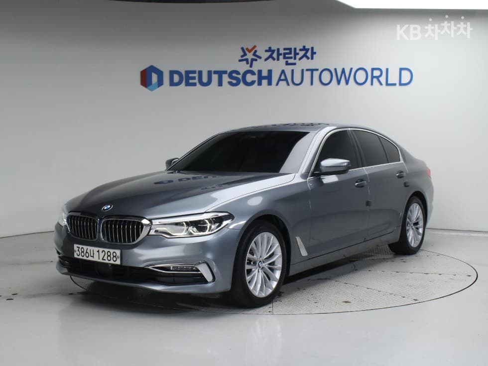 BMW 올New5 Series (G30) 520d Luxury Line Plus - Image 1