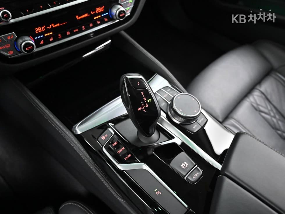 BMW 올New5 Series (G30)520d Luxury Line Plus - 9