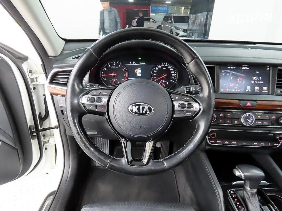 Kia All New K72.4 GDi Limited - 9