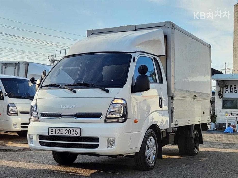 Kia The New (facelift) Bongo 3 (light truck) Wing Body 1 Ton Manual식 King Cab Extra Long L - Image 1