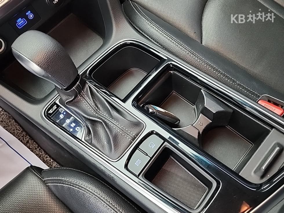 Хюндай Соната New Rise2.0 LPi Рент-а-кар Стил - 8