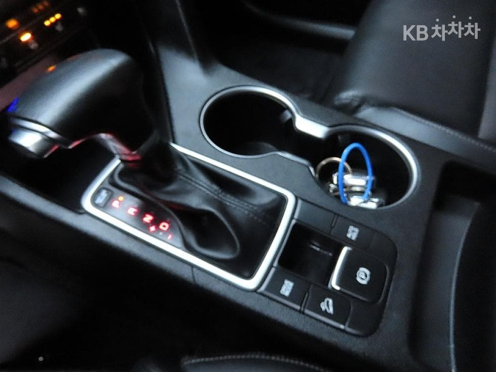 Киа Sportage 더 볼드2.0 Дизел 2WD Престиж - 9