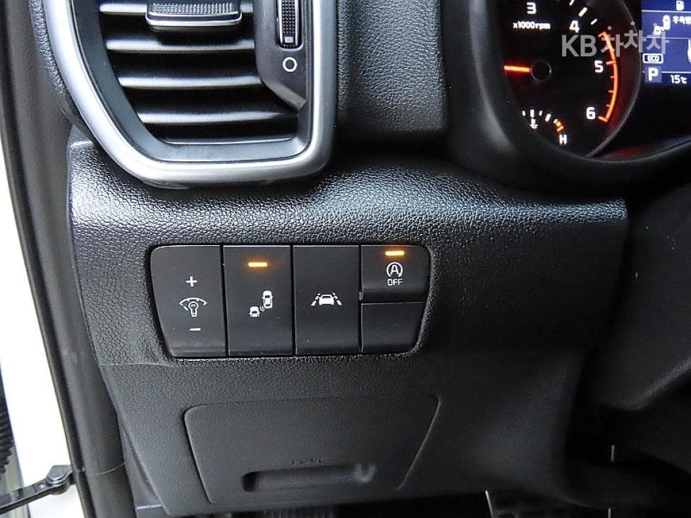 Киа Sportage 더 볼드2.0 Дизел 2WD Престиж - 12