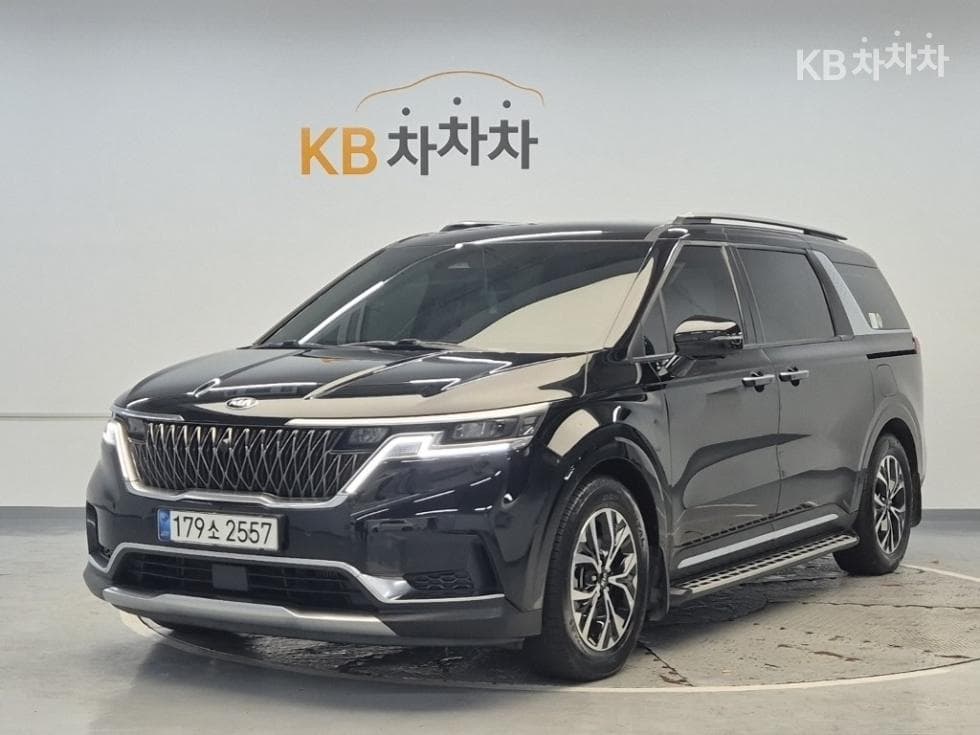 Kia Carnival 4th generation D2.2 9-seater Signature - Image 1