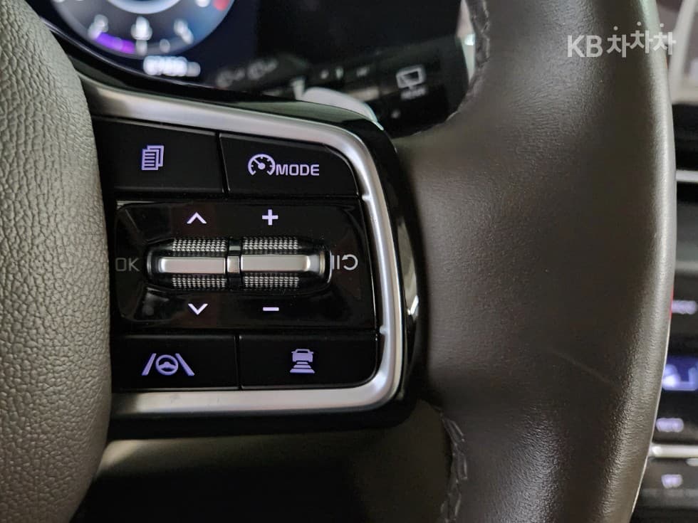 Kia Carnival 4th generationD2.2 9-seater Signature - 12