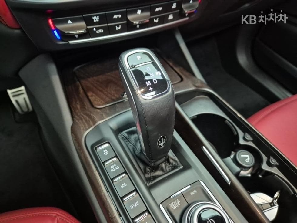 마세라티 르반떼2.0 AWD GT - 8