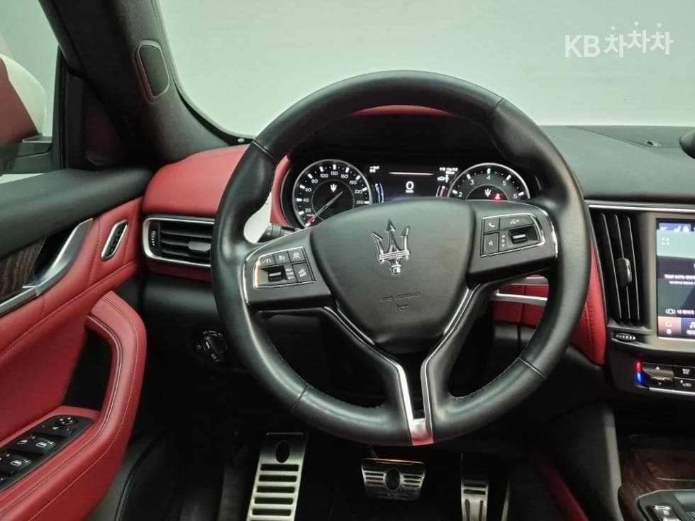 마세라티 르반떼2.0 AWD GT - 9