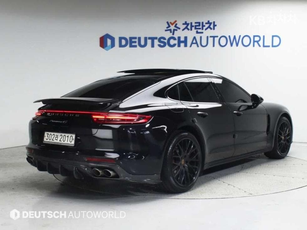 Porsche 파나메라 (971)2.9 4S Стандартен - 2