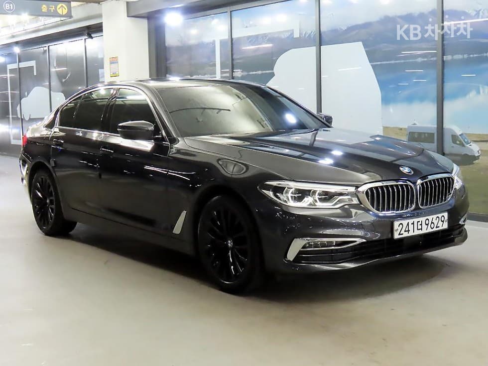 BMW 올New5 Series (G30) 530i Luxury Plus - Image 1