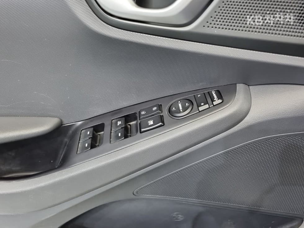 Hyundai IONIQ (Original Model)N - 16