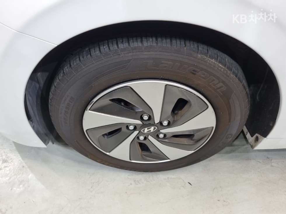 Hyundai IONIQ (Original Model)N - 24