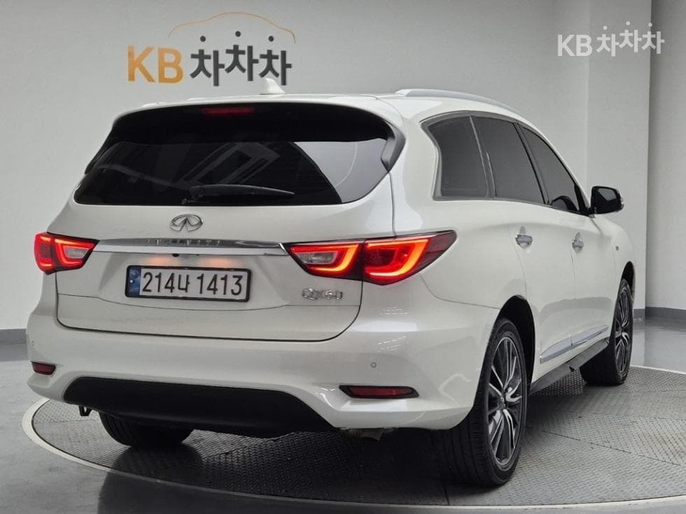 Местен피니티 QX603.5 AWD - 3