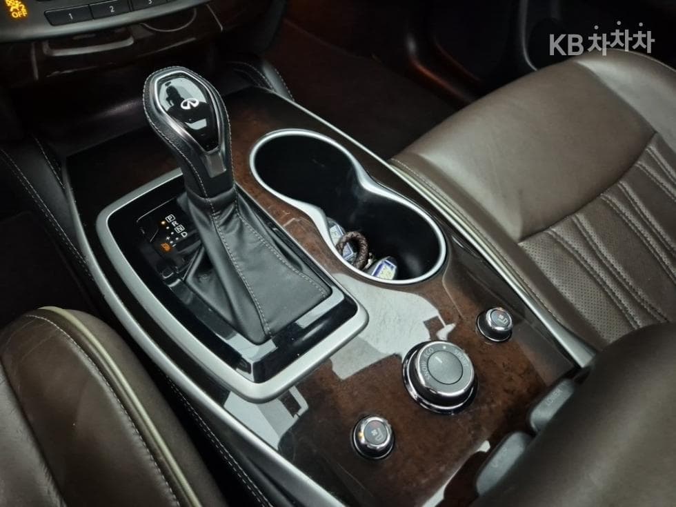 Местен피니티 QX603.5 AWD - 8