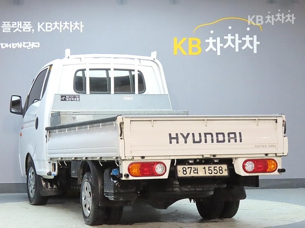 Hyundai Porter 2Extra Long Super Cab CRDi Smart - 4