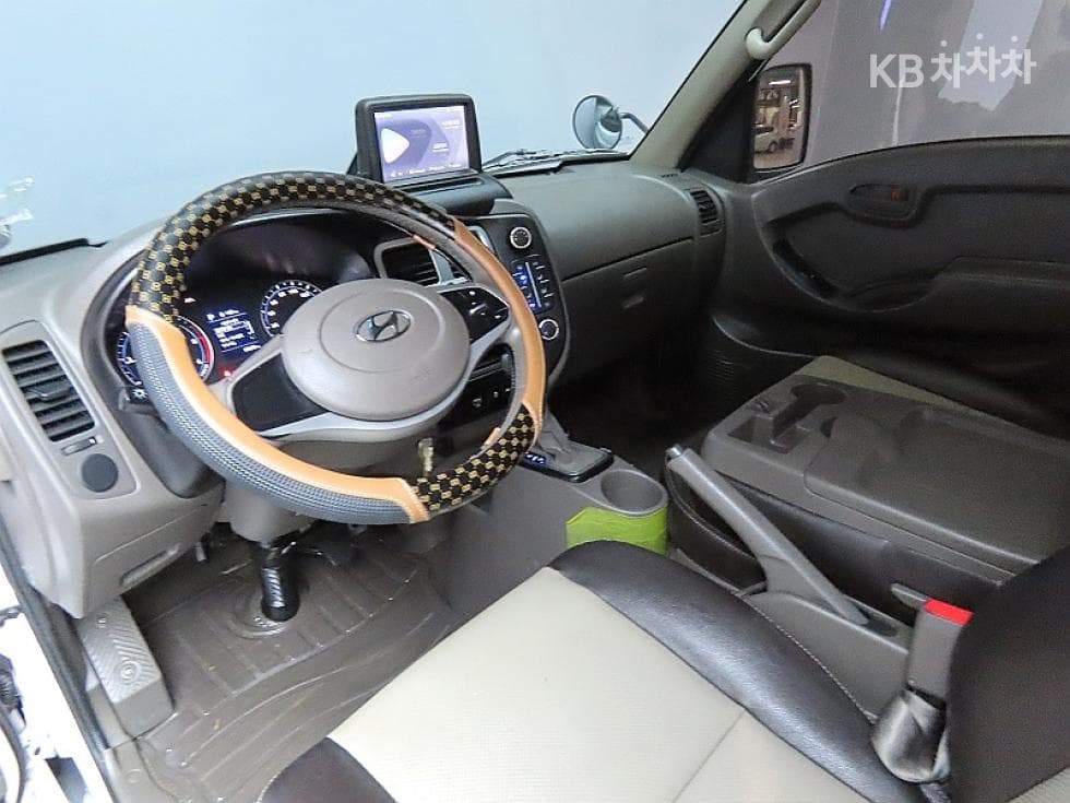 Hyundai Porter 2Extra Long Super Cab CRDi Smart - 6