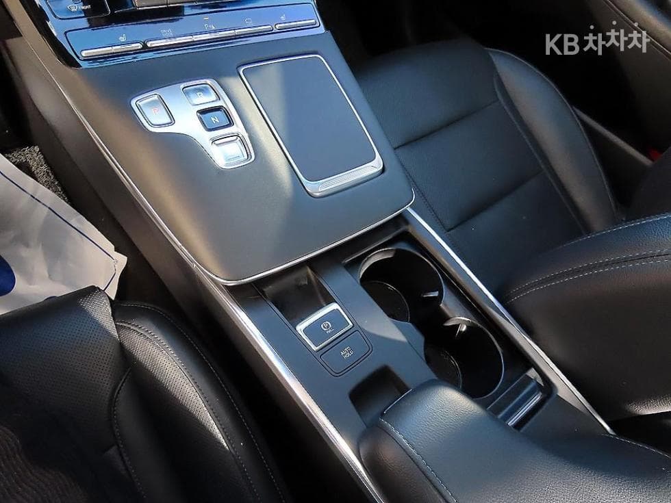 Хюндай The New (фейслифт) Grandeur (Azera) Хибрид2.4 Premium - 10