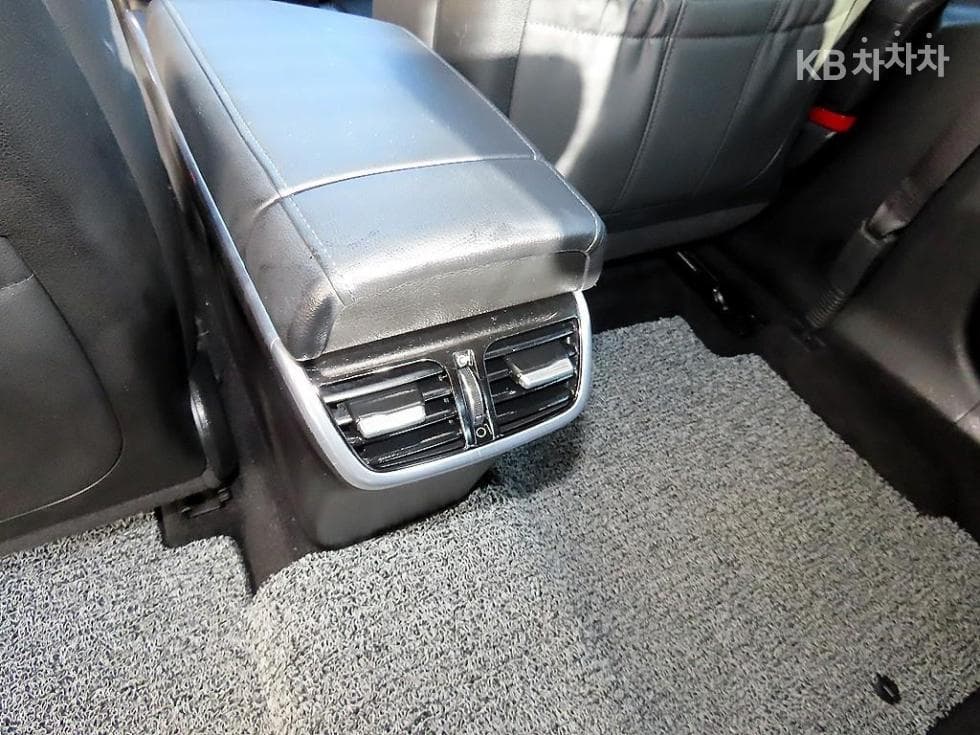 Хюндай The New (фейслифт) Grandeur (Azera) Хибрид2.4 Premium - 17