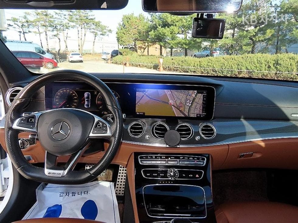 Mercedes-Benz E-Class (W213)E300 4Matic AMG Line - 7