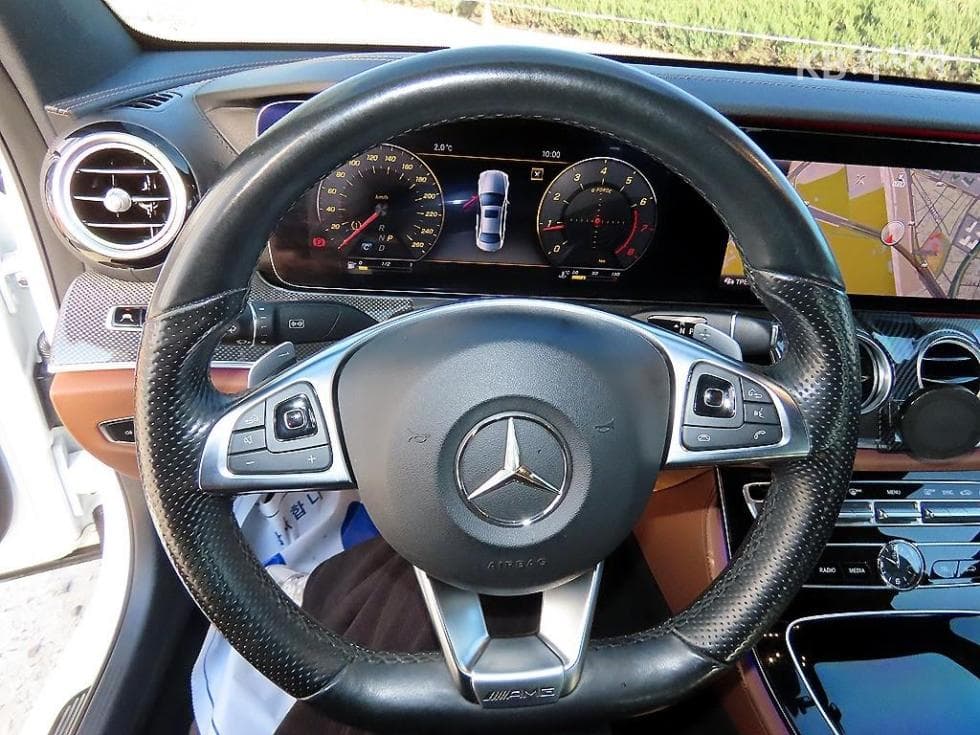 Mercedes-Benz E-Class (W213)E300 4Matic AMG Line - 8