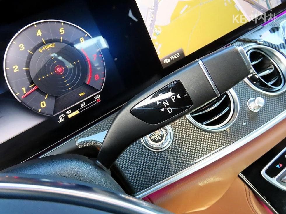 Mercedes-Benz E-Class (W213)E300 4Matic AMG Line - 11