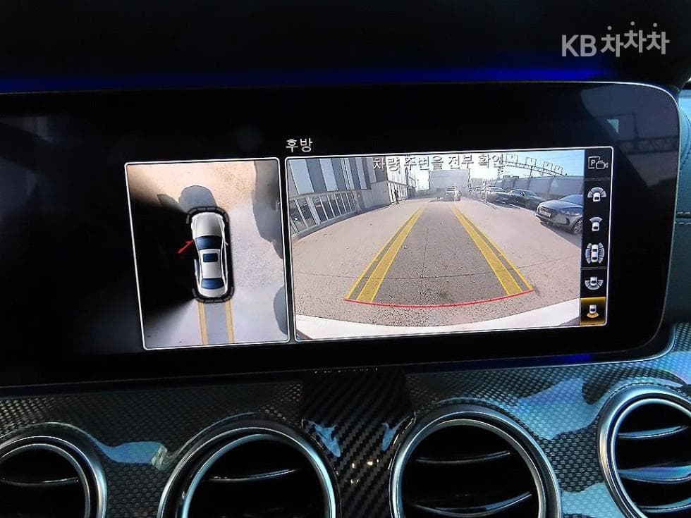 Mercedes-Benz E-Class (W213)E300 4Matic AMG Line - 13