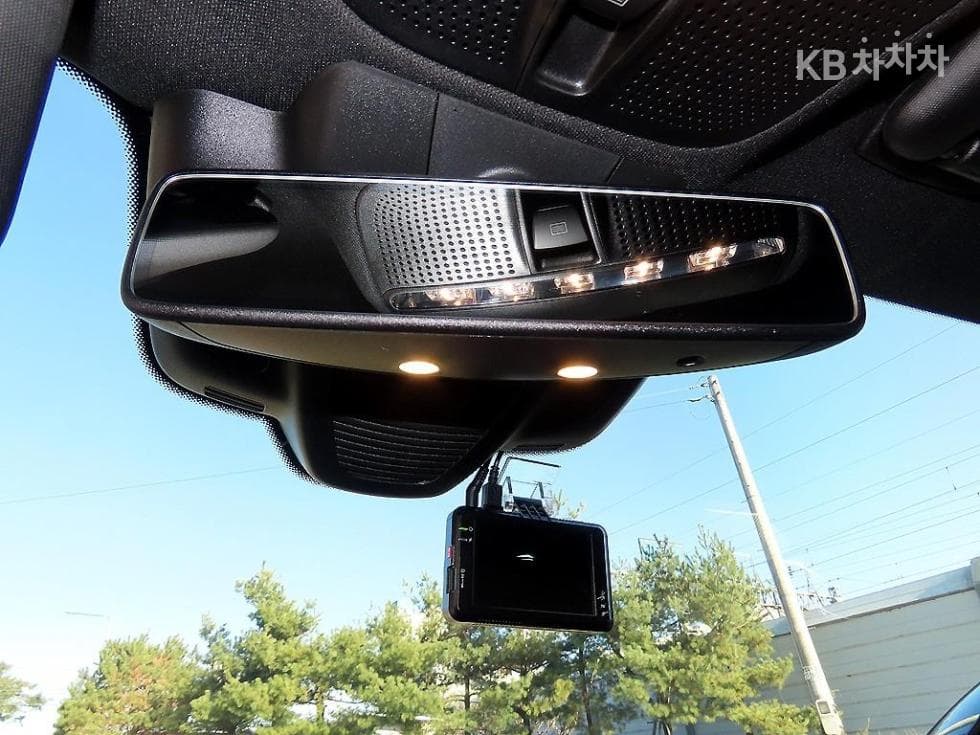 Mercedes-Benz E-Class (W213)E300 4Matic AMG Line - 15