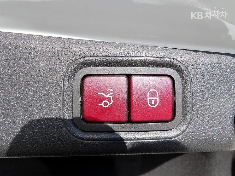 Mercedes-Benz E-Class (W213)E300 4Matic AMG Line - 16