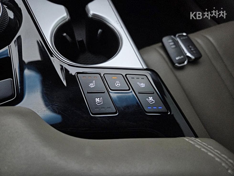 Kia K8 Hybrid1.6 Turbo Noblesse - 21