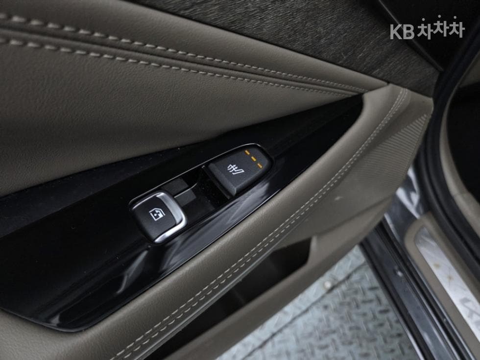 Kia K8 Hybrid1.6 Turbo Noblesse - 23