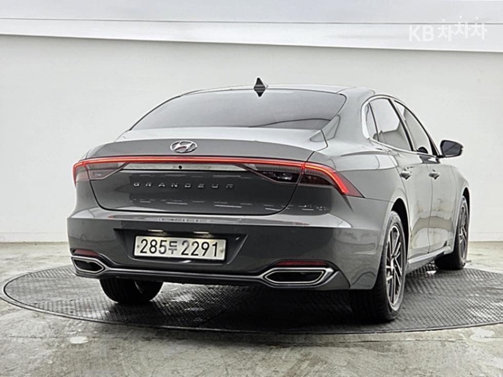 Hyundai The New (facelift) Grandeur (Azera)2.5 Premium 초이스 - 2