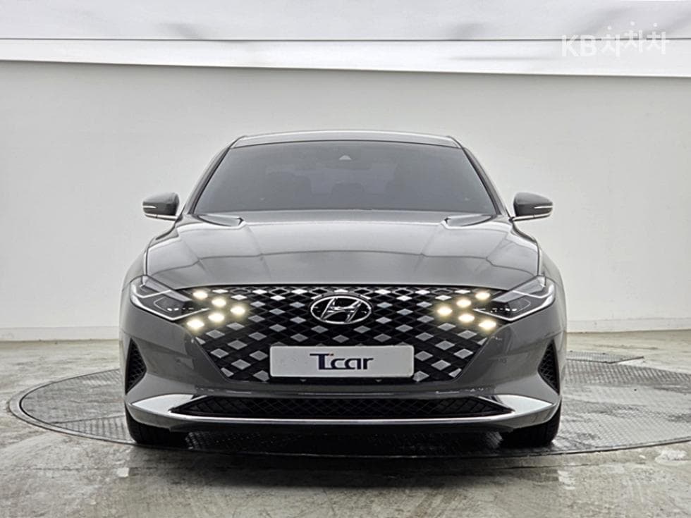 Hyundai The New (facelift) Grandeur (Azera)2.5 Premium 초이스 - 3