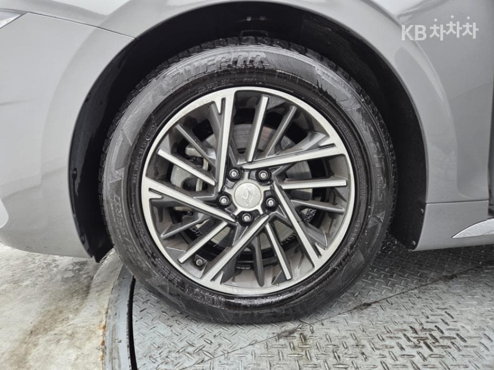 Hyundai The New (facelift) Grandeur (Azera)2.5 Premium 초이스 - 5