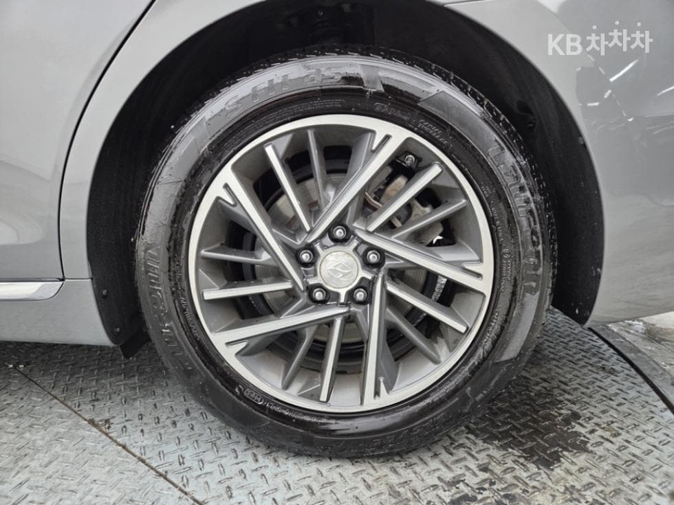 Hyundai The New (facelift) Grandeur (Azera)2.5 Premium 초이스 - 6