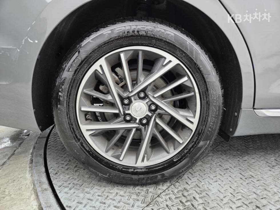 Hyundai The New (facelift) Grandeur (Azera)2.5 Premium 초이스 - 8