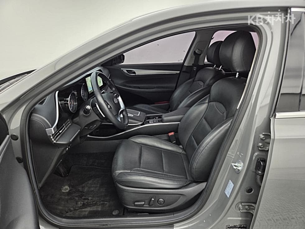 Hyundai The New (facelift) Grandeur (Azera)2.5 Premium 초이스 - 11